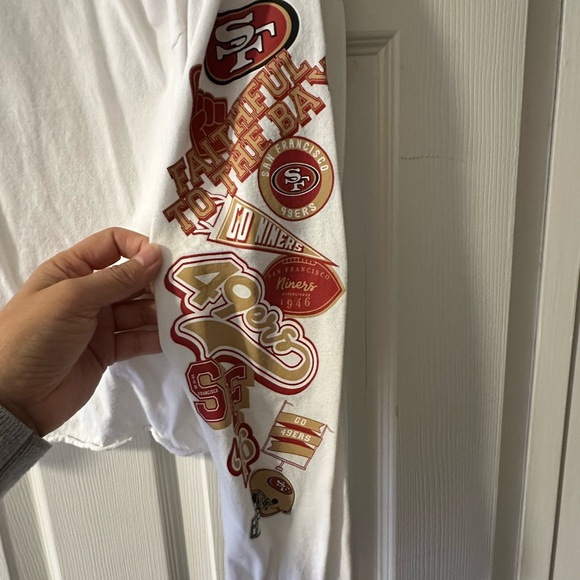 White Crop Top with Red san‎ francisco 49ers logo - Picture 2 of 3